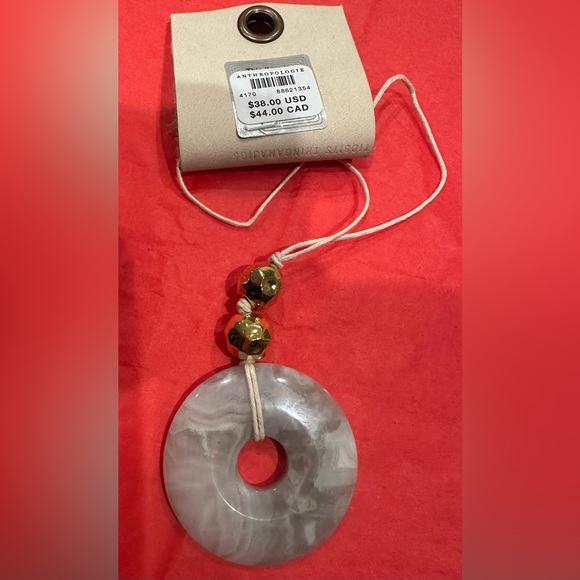 NWT Anthropology Marble, beige or bone color , with adjustable band - Picture 2 of 6